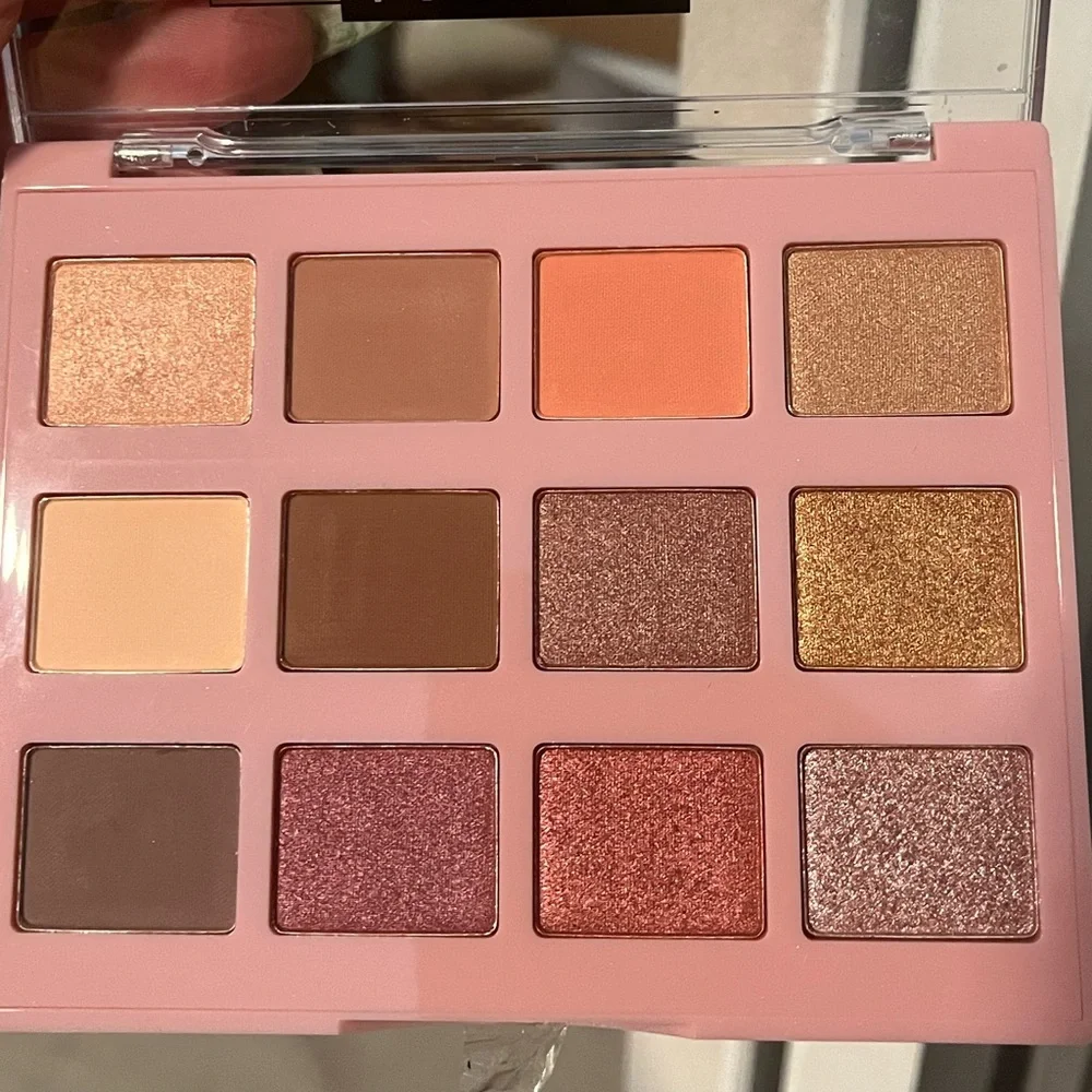 Brand New LA Colors Stay Wild Palette